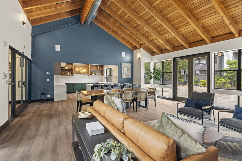 Community Lounge at The Lakes Apartments in Bellevue, WA 98007